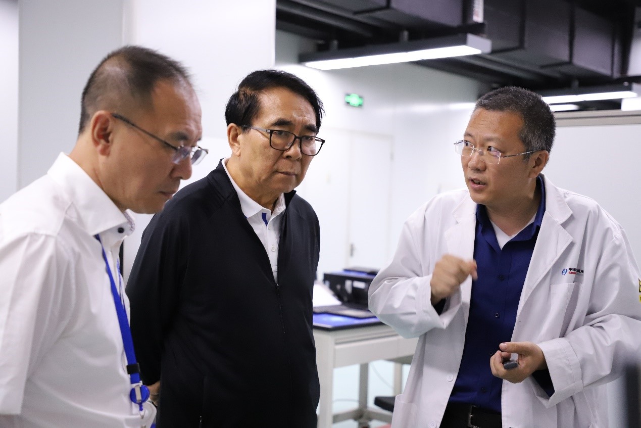 白春礼一行调研长春光机所